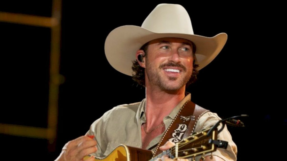 another-#1-in-2025?-riley-green-says-‘don’t-mind-if-i-do’