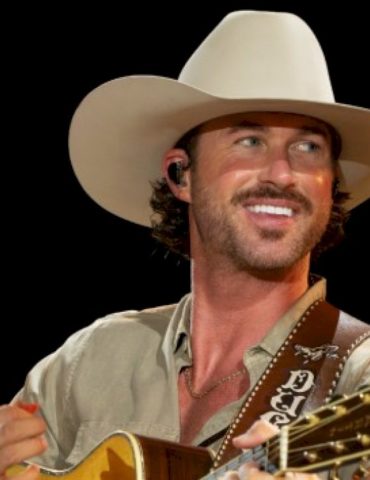 another-#1-in-2025?-riley-green-says-‘don’t-mind-if-i-do’