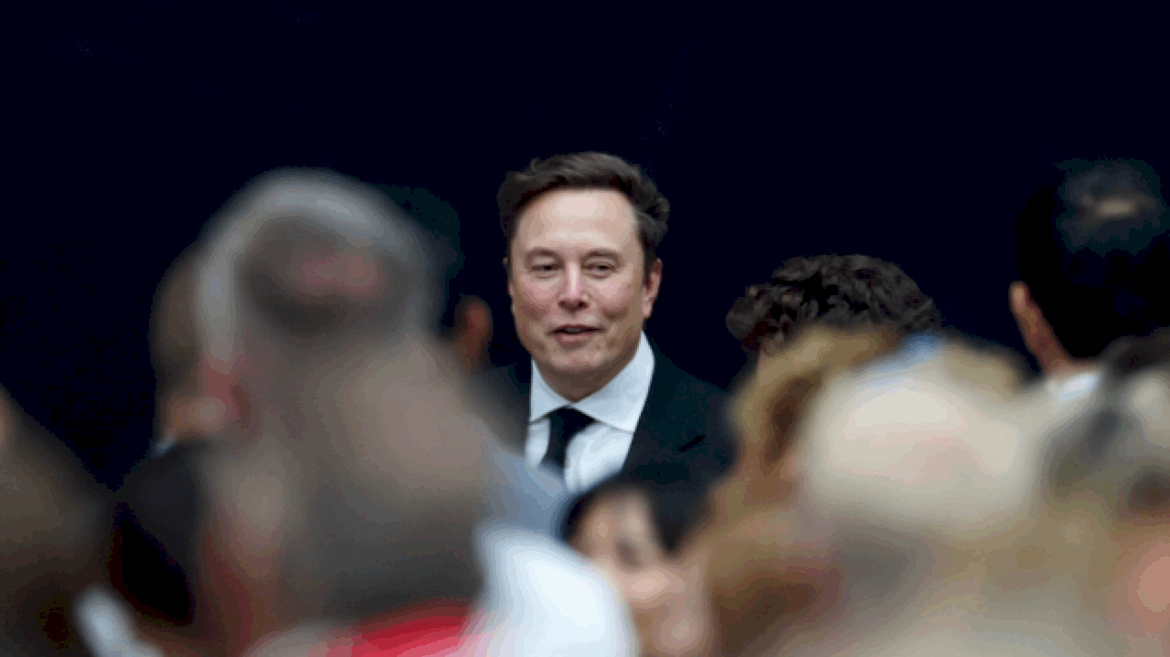 elon-musk-awarded-nearly-$1-trillion-pay-package-by-tesla-shareholders