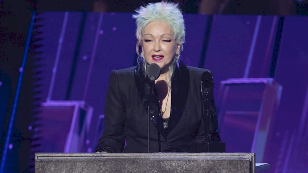 rock-&-roll-hall-of-fame-2025:-cyndi-lauper-inducted