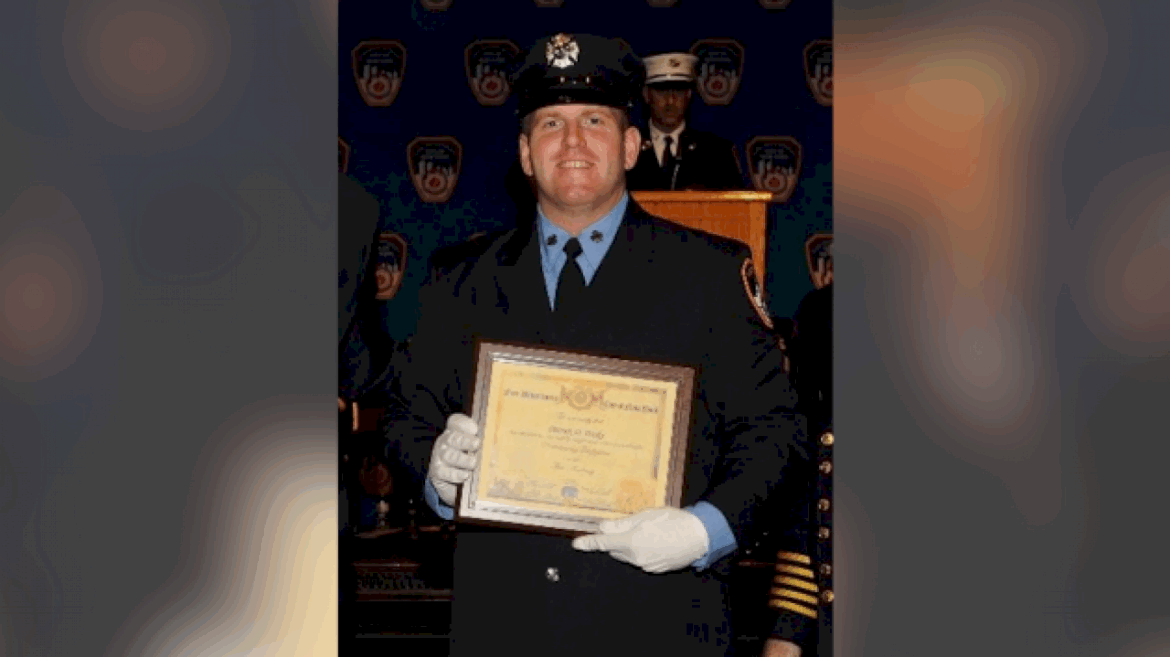 nyc-firefighter-dies-after-‘medical-episode’-while-battling-5-alarm-brooklyn-fire