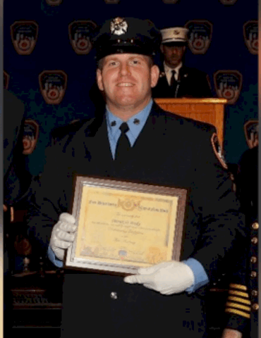 nyc-firefighter-dies-after-‘medical-episode’-while-battling-5-alarm-brooklyn-fire