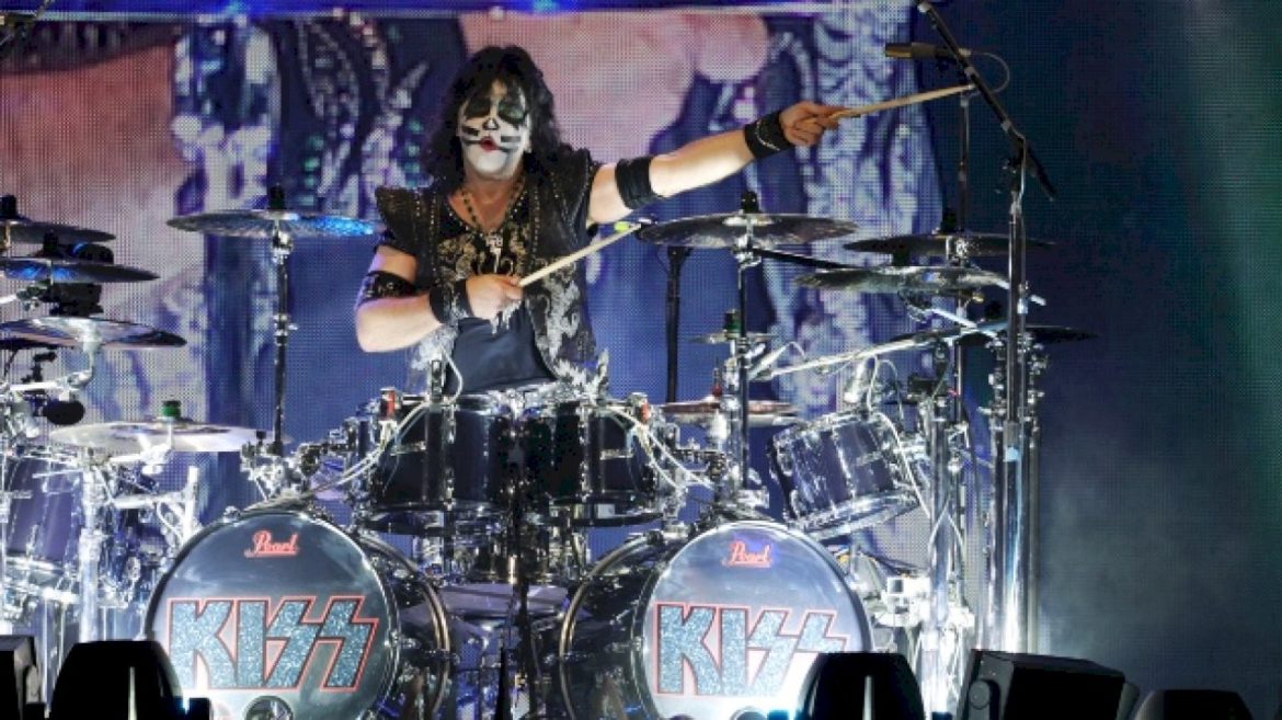 eric-singer-to-reunite-with-kiss-for-kiss-kruise:-landlocked-in-vegas
