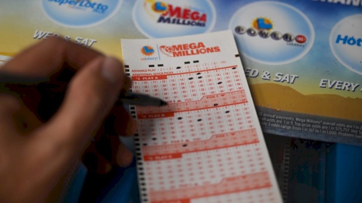 $900-million-mega-millions-jackpot-up-for-grabs-in-tuesday’s-drawing
