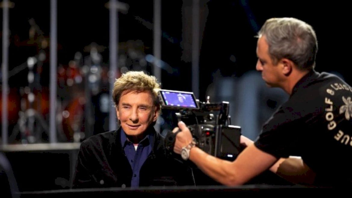 barry-manilow-releases-‘music-film’-for-new-single-‘once-before-i-go’