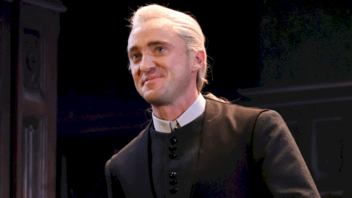 tom-felton’s-broadway-debut-as-draco-malfoy-halted-mid-show-by-audience-applause