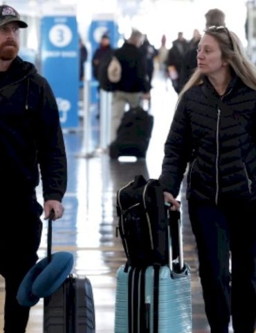 nearly-900-flights-canceled-in-us-early-wednesday
