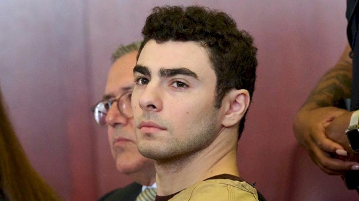 luigi-mangione-takes-aim-at-da,-nypd-over-alleged-comments-made-by-his-mom