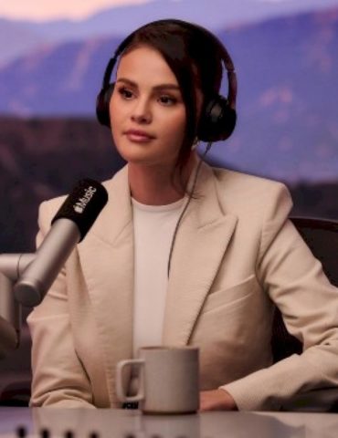 selena-gomez-on-playing-live:-‘i’m-not-going-to-say-i-would-never-again’