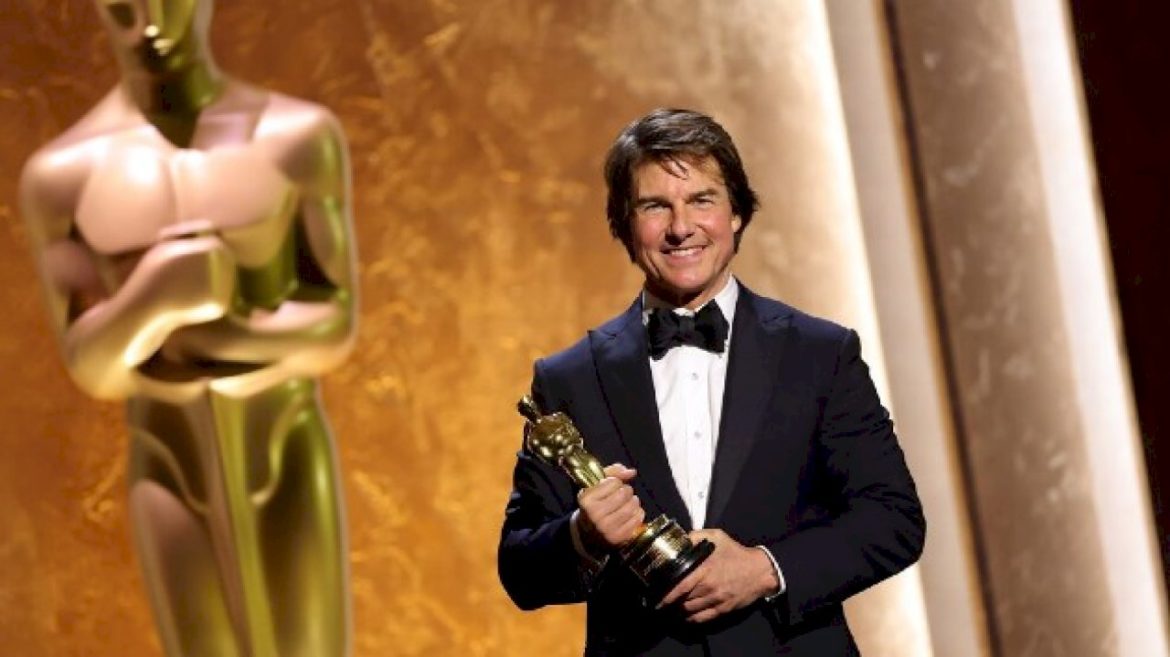 tom-cruise-gets-honorary-oscar:-‘making-films-is-not-what-i-do,-it-is-who-i-am’