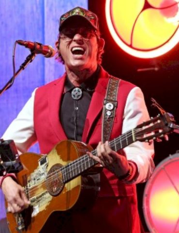 how-stephen-king’s-haunting-stephen-wilson-jr.’s-cma-performances