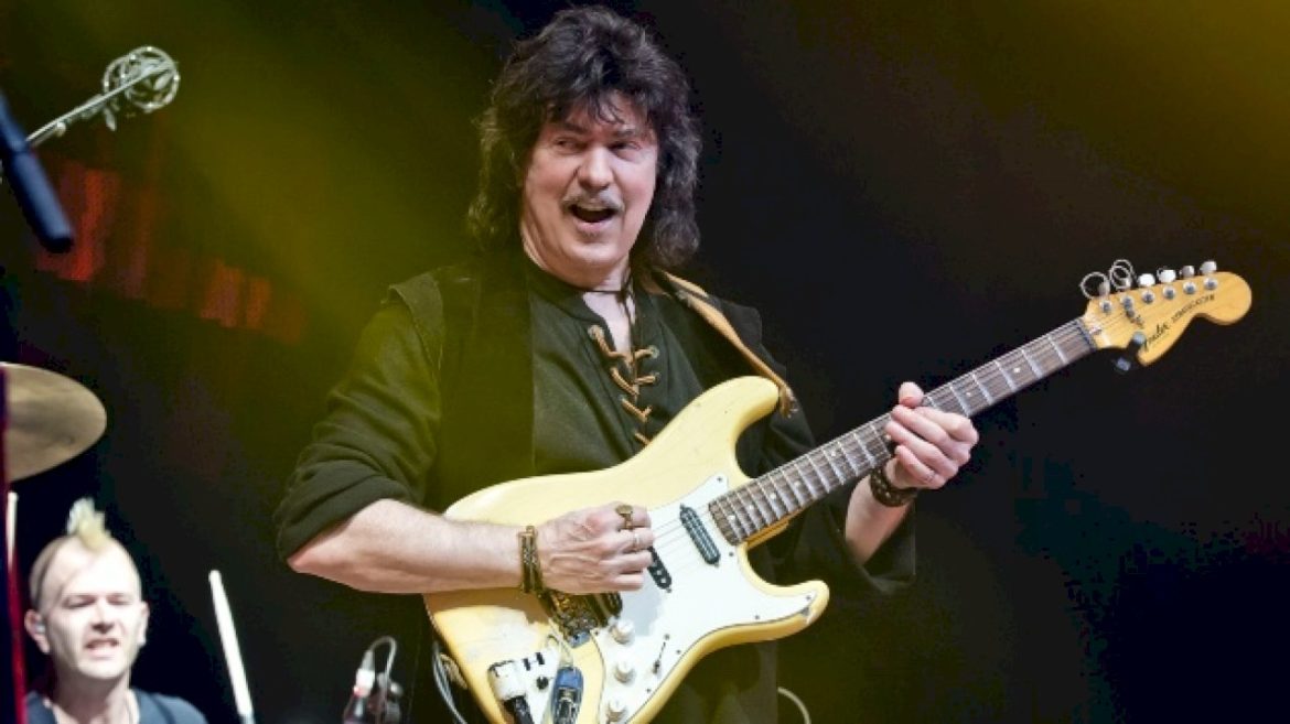ritchie-blackmore-postpones-blackmore’s-night-tour-for-medical-reasons