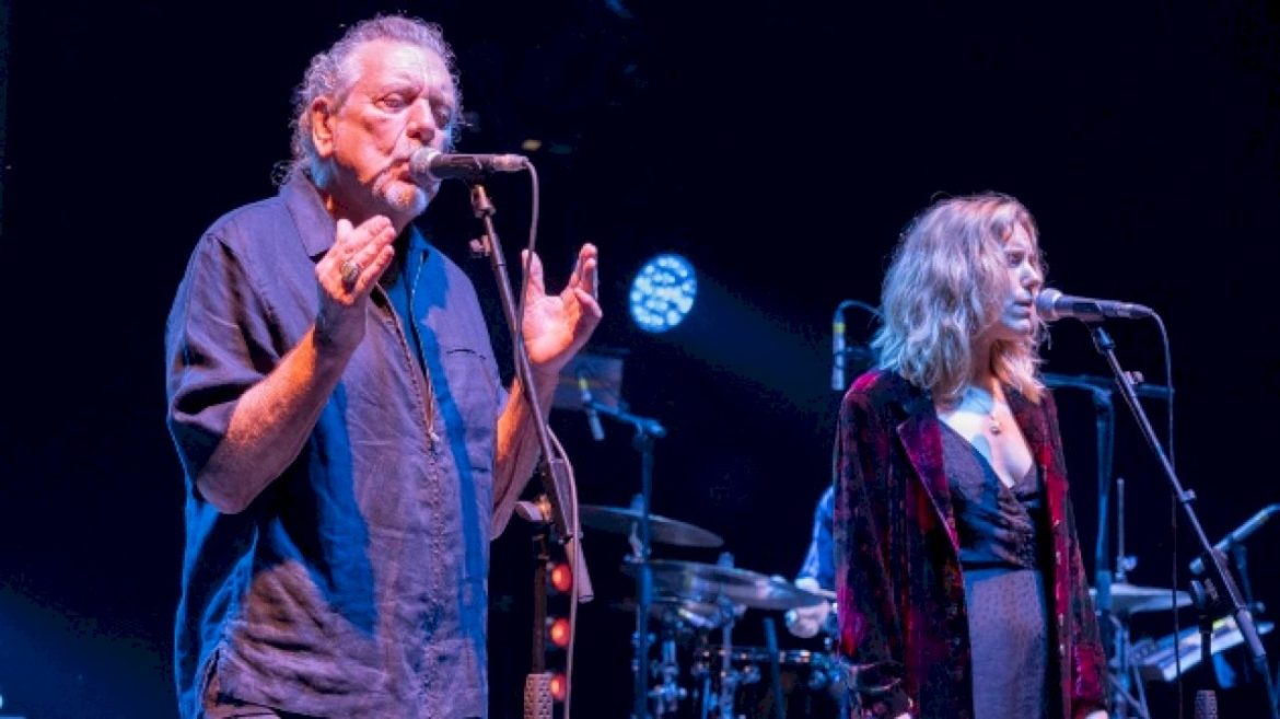 robert-plant-headlines-npr’s-‘tiny-desk’-concert-series-with-band-saving-grace