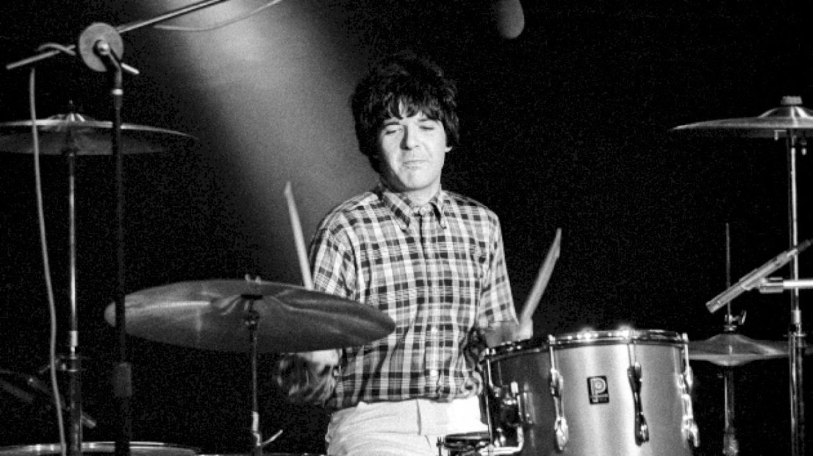 blondie-shares-birthday-tribute-to-late-drummer-clem-burke