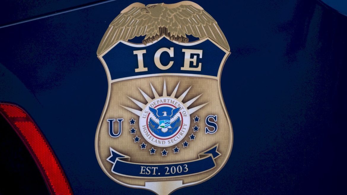 houston-church-employee-charged-with-posing-as-ice-agent-to-allegedly-extort-money-from-woman
