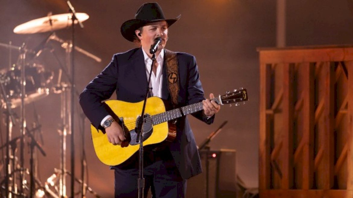 got-$1,000?-here’s-the-perfect-holiday-gift-for-your-favorite-country-fan