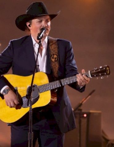 got-$1,000?-here’s-the-perfect-holiday-gift-for-your-favorite-country-fan