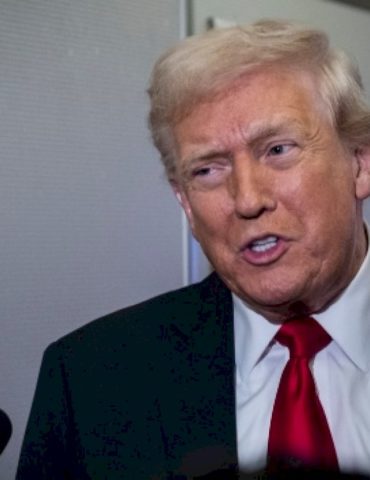 georgia-prosecutor-drops-election-interference-case-against-trump,-others