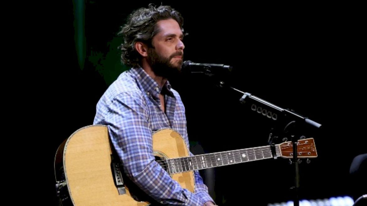 thomas-rhett-mourns-the-passing-of-another-family-dog,-kona