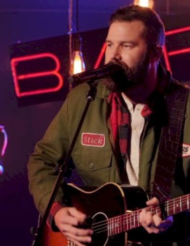 jordan-davis,-old-dominion-offer-one-of-a-kind-collectibles-for-charity-auction