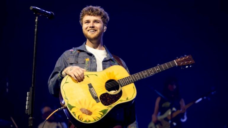 alex-warren,-benson-boone-make-‘forbes”-annual-30-under-30-list