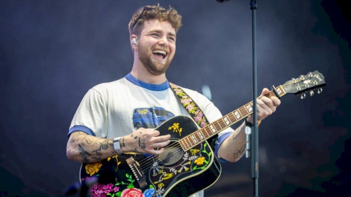 alex-warren-recalls-first-time-he-played-‘ordinary’-for-his-wife