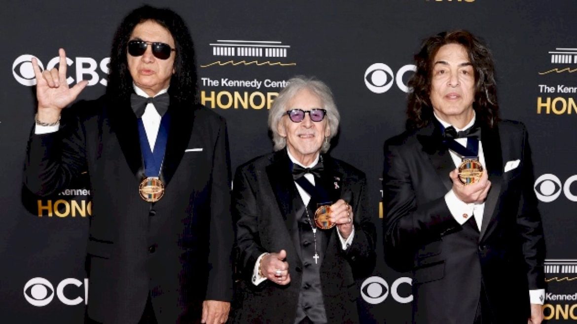 kiss-receives-kennedy-center-honors-in-washington,-dc