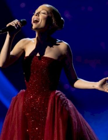 performing-‘wicked’-songs-on-tour?-‘we’ll-see,’-says-ariana-grande