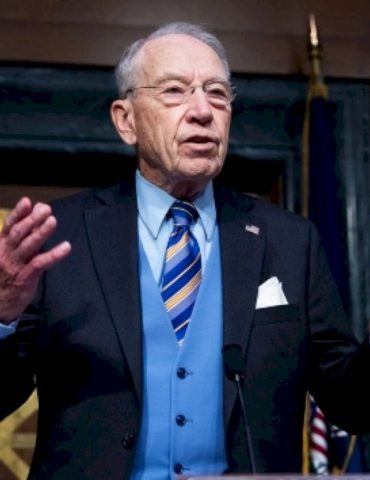 as-online-extremists-push-teens-to-self-harm,-2-senators-join-to-propose-new-law-making-it-a-crime