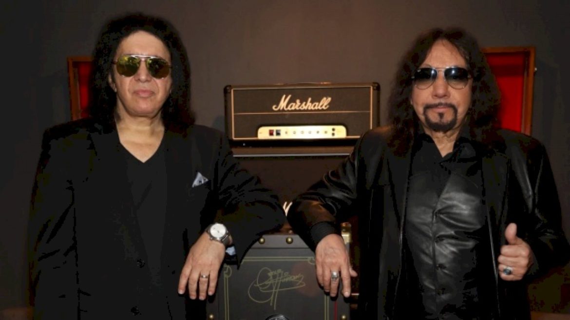 gene-simmons-apologizes-for-his-comments-about-ace-frehley’s-death