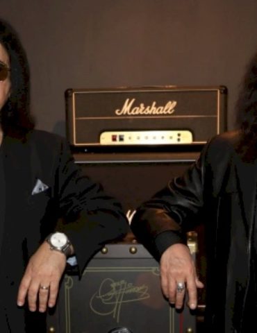 gene-simmons-apologizes-for-his-comments-about-ace-frehley’s-death
