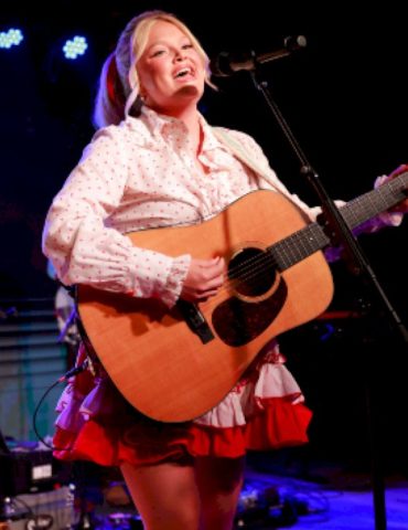 corn-prince?-hailey-whitters-welcomes-first-son