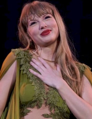 get-in-your-mocktail-era:-toast-taylor-swift’s-new-docuseries-—-and-her-birthday