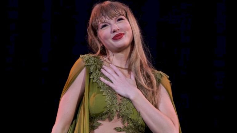 get-in-your-mocktail-era:-toast-taylor-swift’s-new-docuseries-—-and-her-birthday