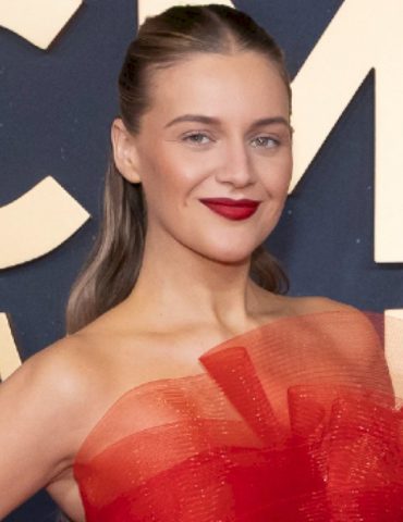 kelsea-ballerini’s-about-to-pack-up-her-‘baggage’-as-she-wraps-aussie-tour