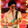 watch-bruno-mars-rock-out-with-members-of-pearl-jam,-guns-n’-roses,-red-hot-chili-peppers