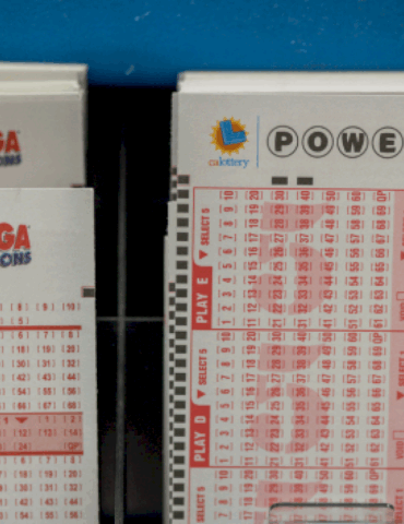 powerball-jackpot-surges-to-$1-billion-ahead-of-saturday-drawing