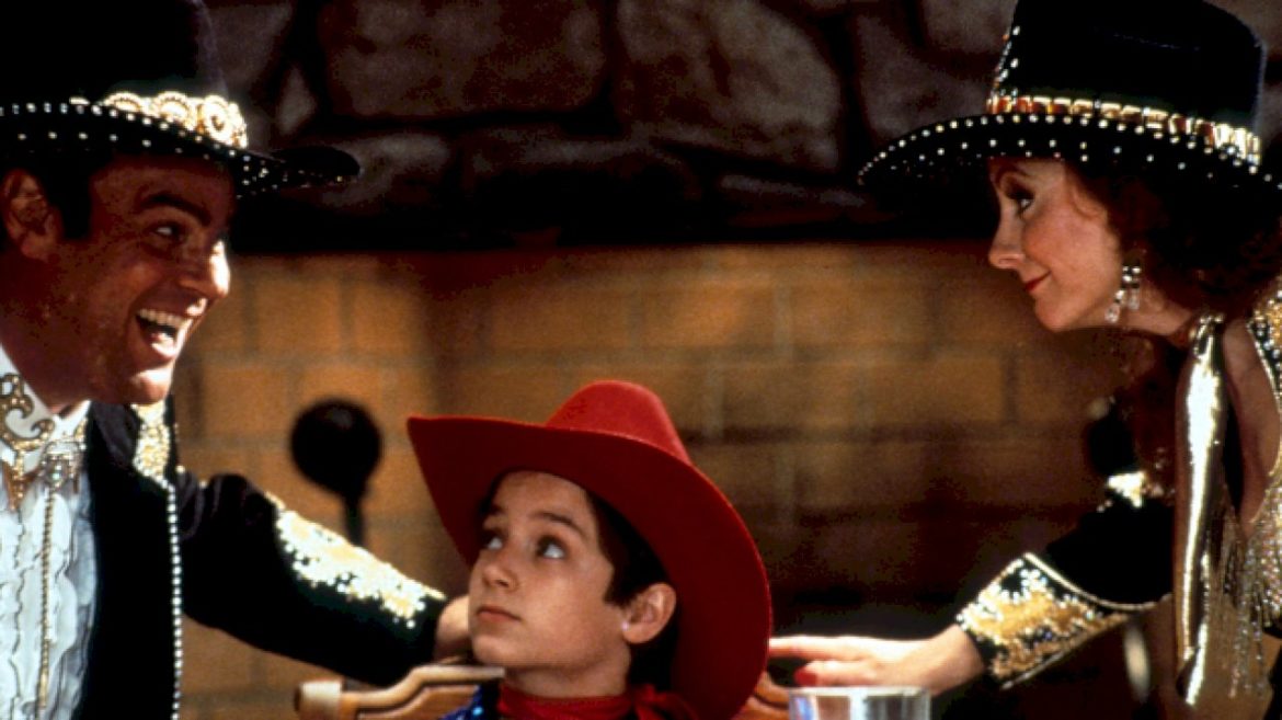 reba-mcentire-pays-tribute-to-her-‘does-he-love-you’-co-star-rob-reiner