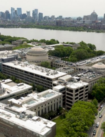 mit-professor-shot,-killed-at-his-home-in-boston-suburbs:-officials