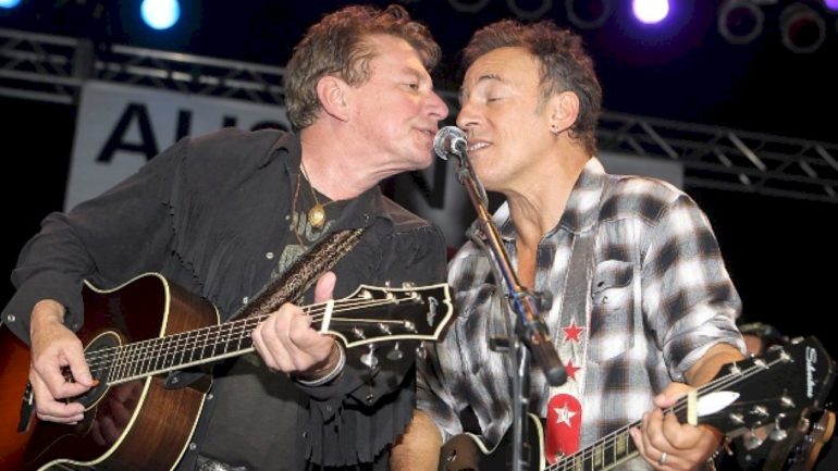 bruce-springsteen-pays-tribute-to-americana-singer-joe-ely