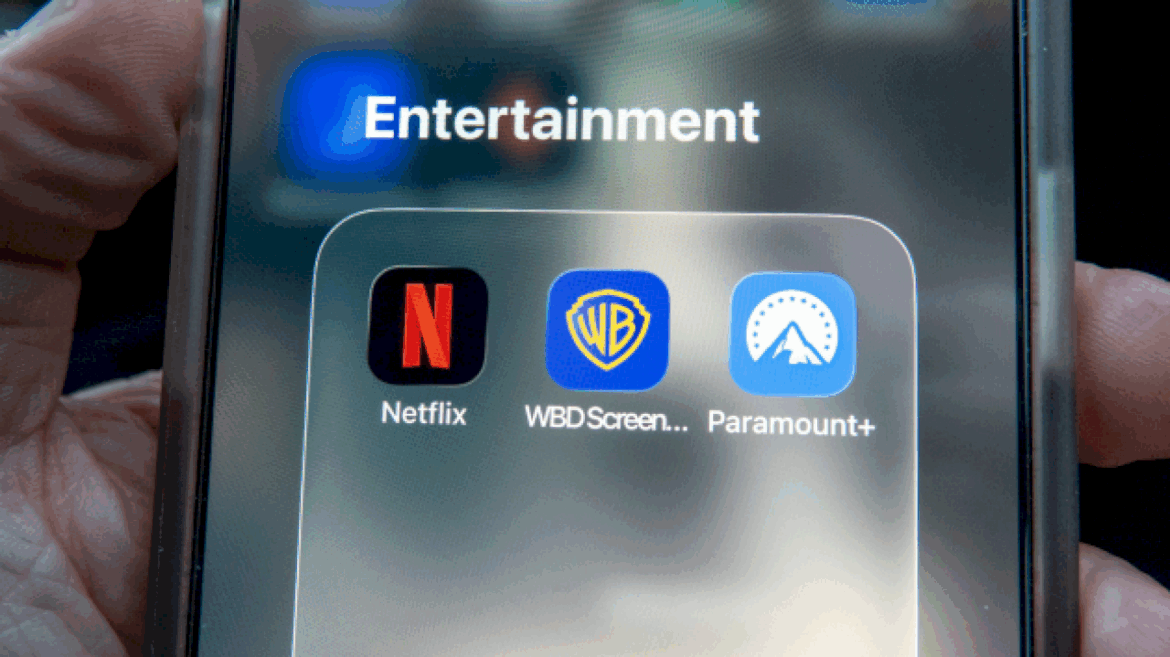 warner-bros.-board-tells-shareholders-to-reject-paramount-offer-in-favor-of-netflix