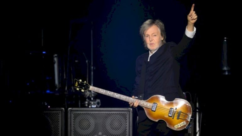 paul-mccartney’s-‘wonderful-christmastime’-gets-the-vevo-footnotes-treatment