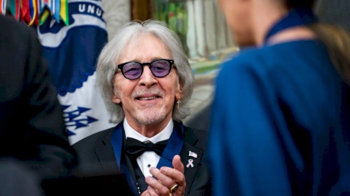 peter-criss-reveals-how-ace-frehley-felt-about-kiss’-kennedy-center-honors