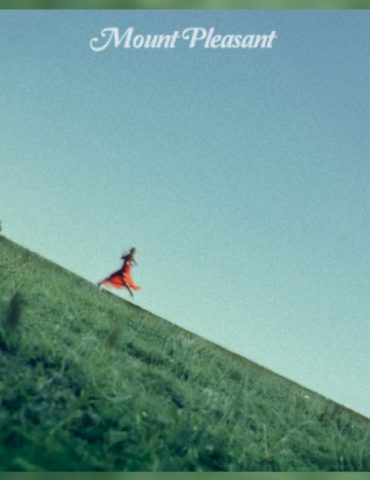 travel-with-kelsea-ballerini-to-the-‘emerald-city’