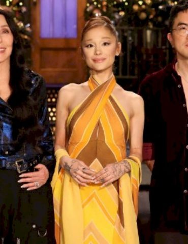 watch-cher-slap-ariana-grande-in-new-‘snl’-promo