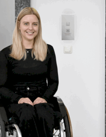 blue-origin-sends-person-using-a-wheelchair-to-space-for-the-1st-time