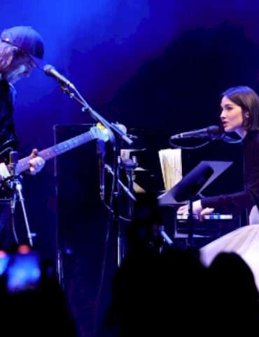 gracie-abrams-&-collaborators-release-anti-gun-violence-charity-song