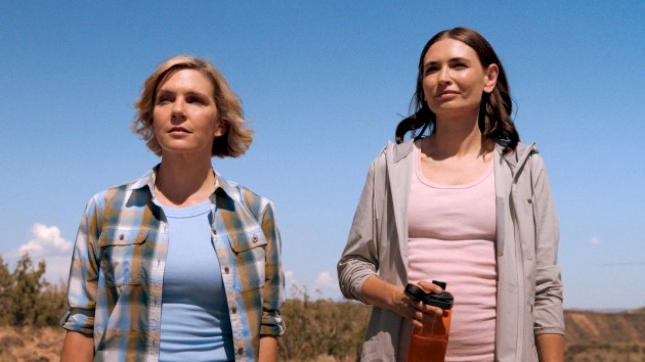 ‘pluribus’-star-promises-surprising,-shocking-finale