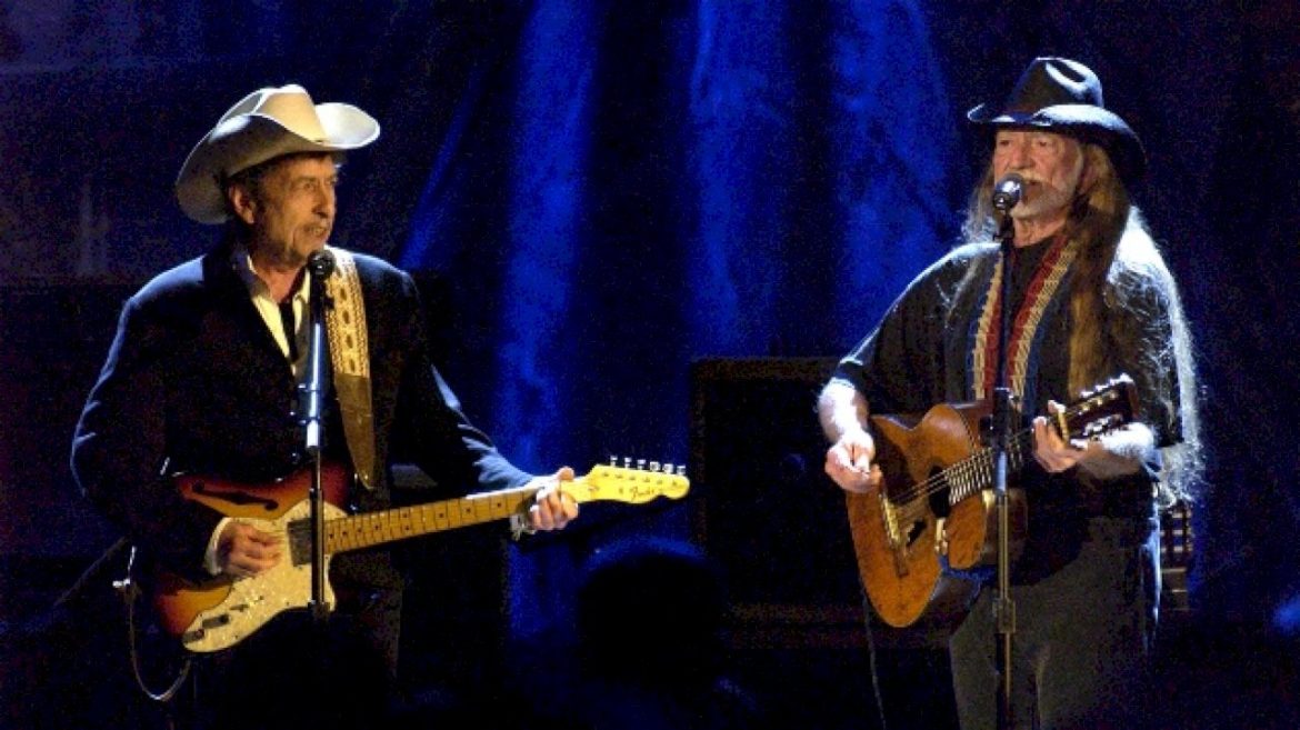 bob-dylan-has-a-lot-to-say-about-willie-nelson