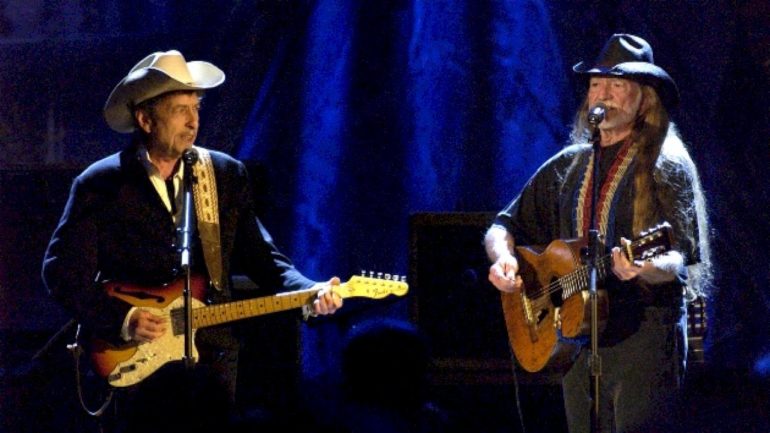 bob-dylan-has-a-lot-to-say-about-willie-nelson